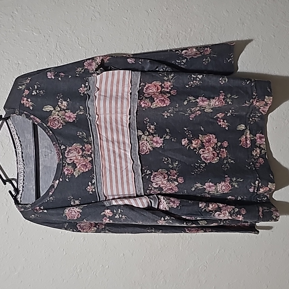 Maurices lightweight sweatshirt
